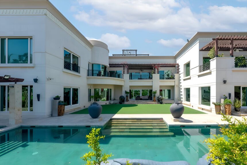 Emirates Hills Villasby Emaar Properties