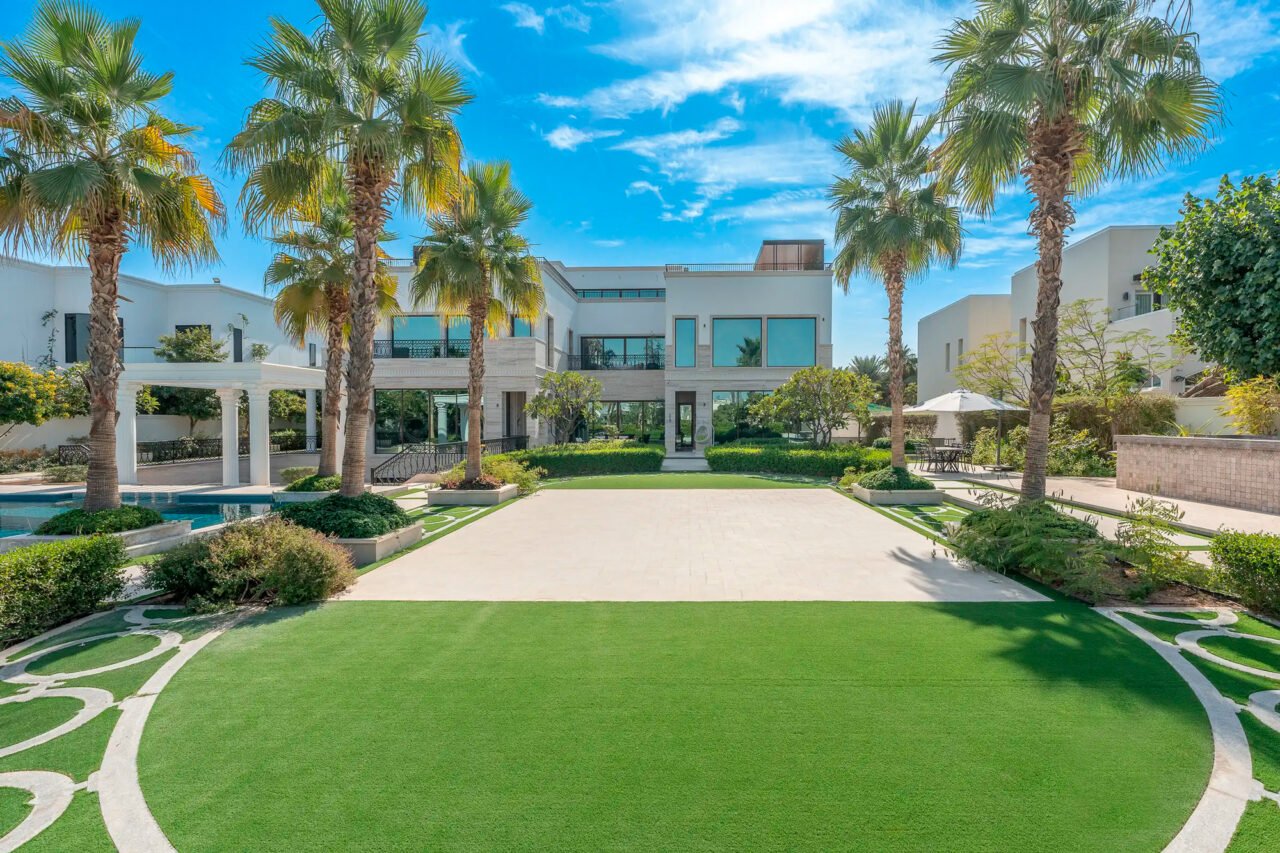 Living in Emirates Hills – Security, Privacy, and Lifestyle Benefits